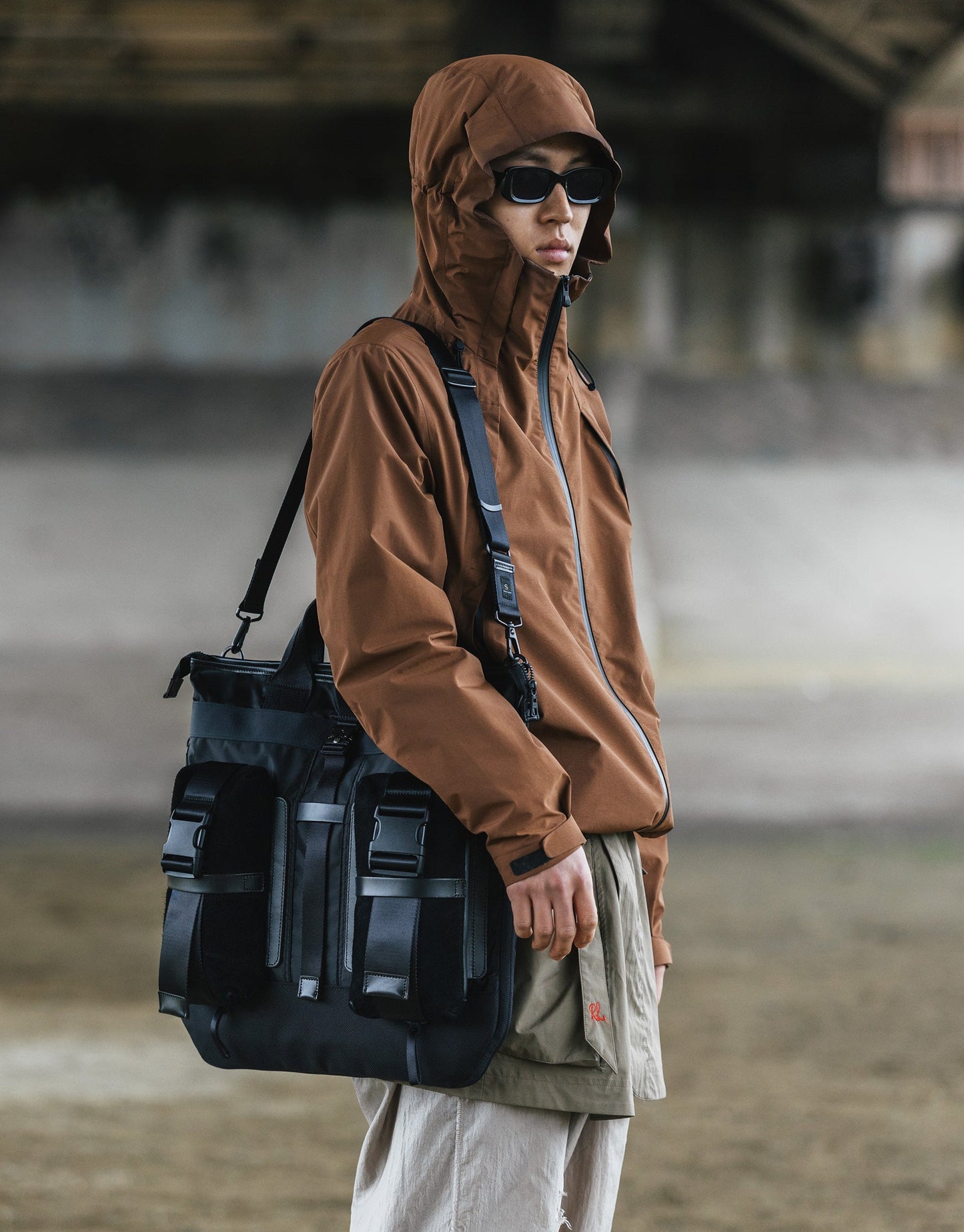 男女兼用 トートバッグ シンプル 軽量 A4対応 デイリー 通勤バッグ